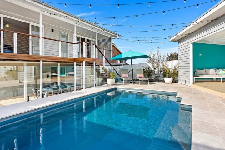 Buying a Home With a Pool? Read the Service History First